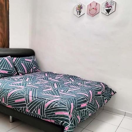 Iris 55 Corner Lot House Spacious Outdoor With Wi-Fi Johor Bahru Dış mekan fotoğraf