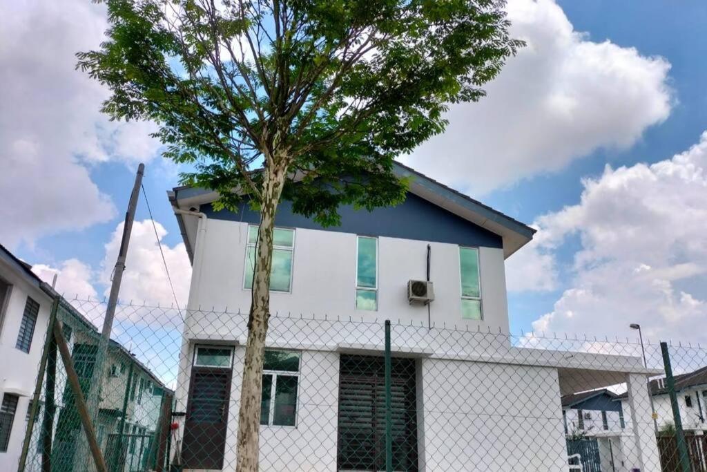 Iris 55 Corner Lot House Spacious Outdoor With Wi-Fi Johor Bahru Dış mekan fotoğraf